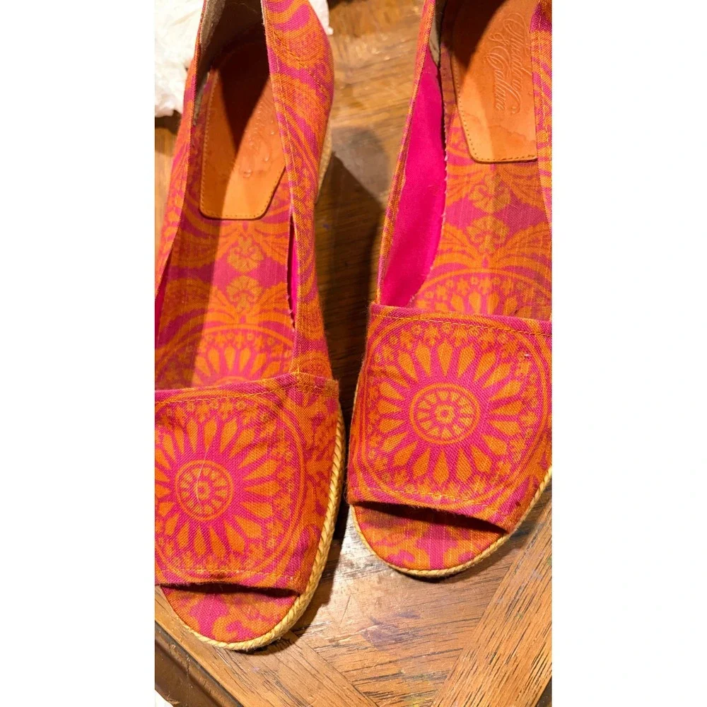 Stuart Weitzman Theodora Callum Wedge 9 - 9.5 Pink Orange Medallion Espadrille